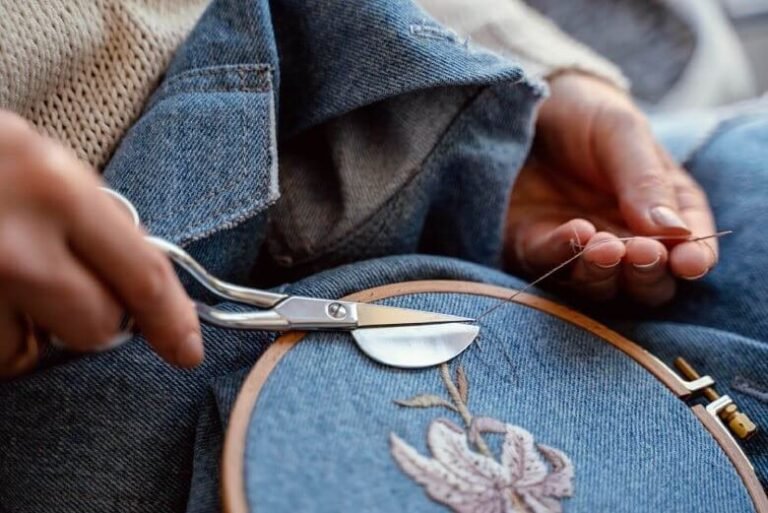 Mastering the Art of Punch Needle Embroidery: A Comprehensive Guide to Creating Stunning