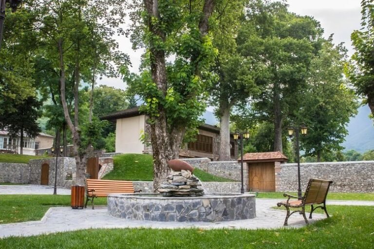 From Drab to Fab: Unleash Your Backyard’s Wild Side with Outdoor Furniture!